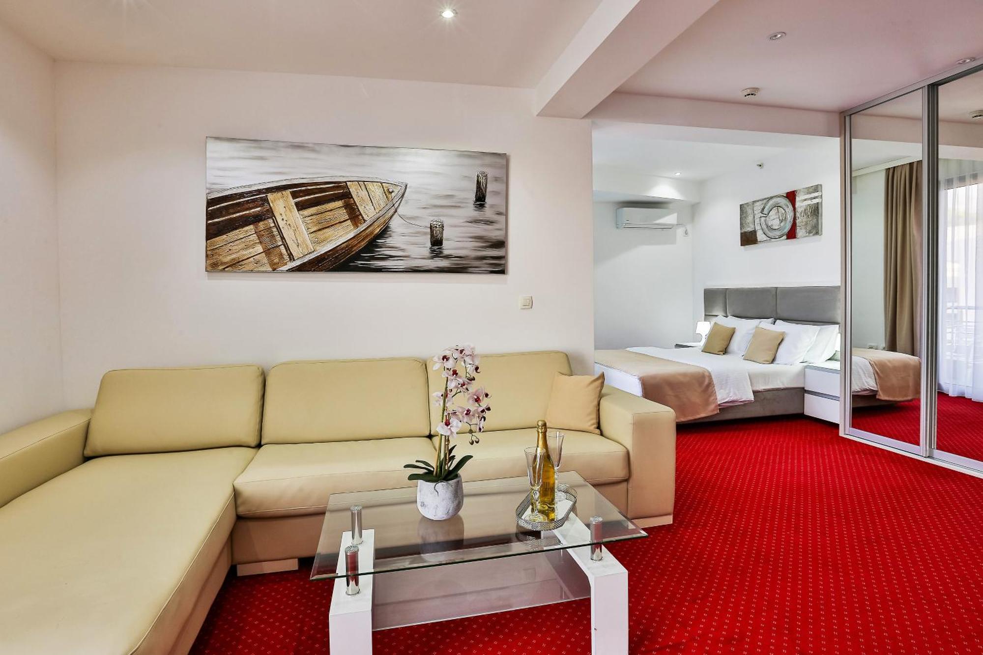 Hotel La Mer Budva Exterior photo
